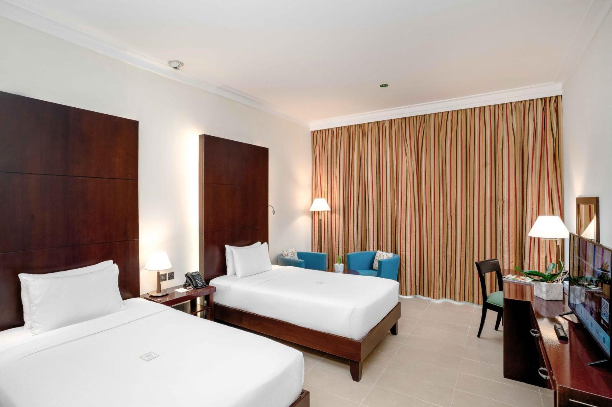 มิลเลนเนียม เซ็นทรัล มาฟรัก โฮเต็ล Hotel อาบูดาบี ภายนอก รูปภาพ